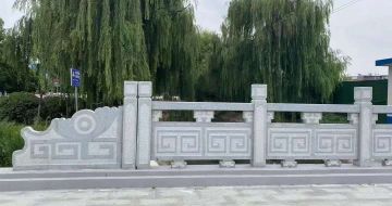 青岛 芝麻灰桥栏杆、河道栏杆安装效果