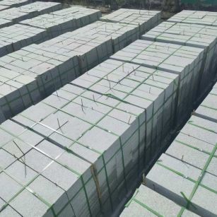 青岛 芝麻白1.8公分火烧300*600地铺，清仓大甩卖