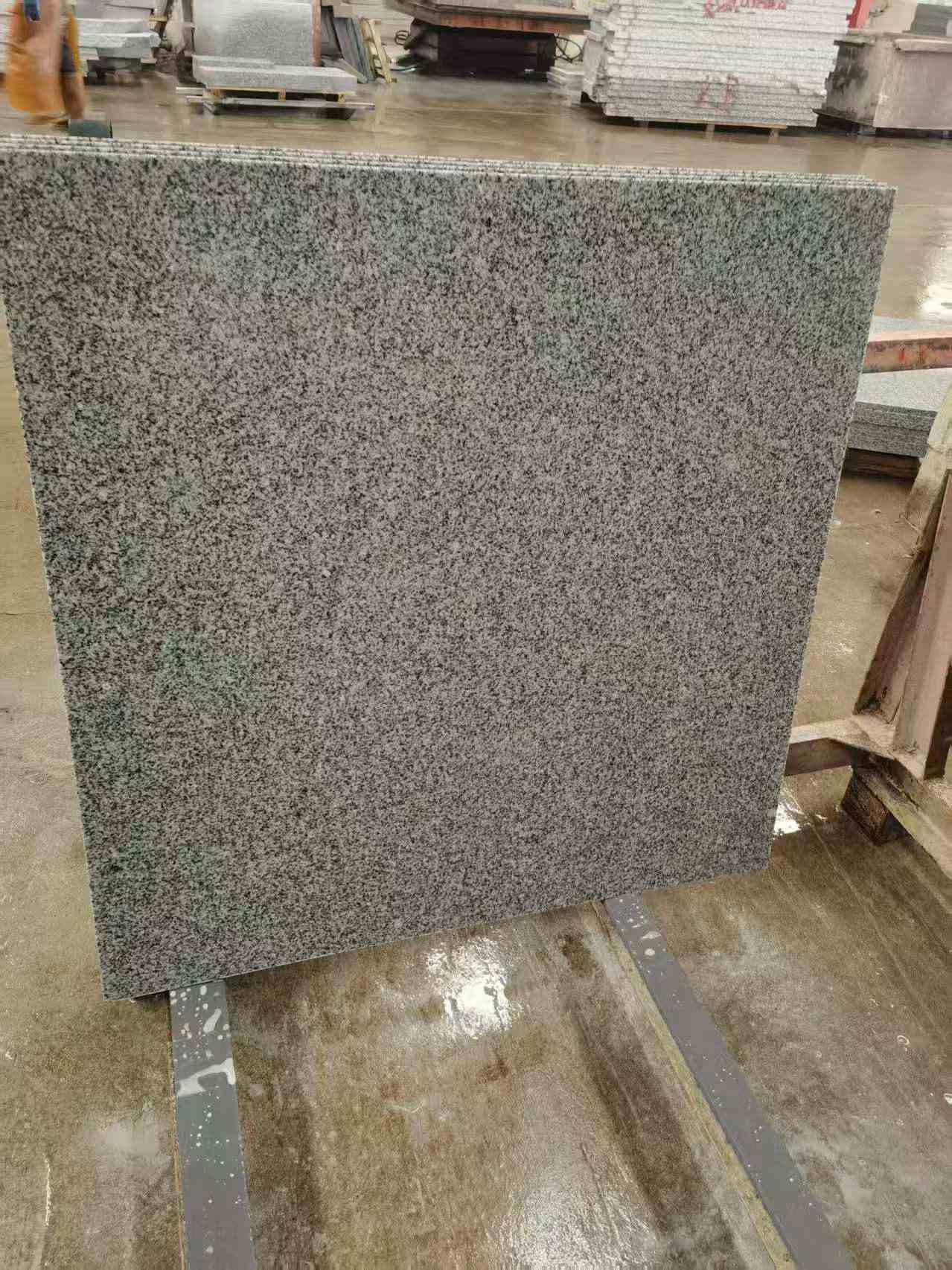 青岛 芝麻白光面900*900，高地铁标准