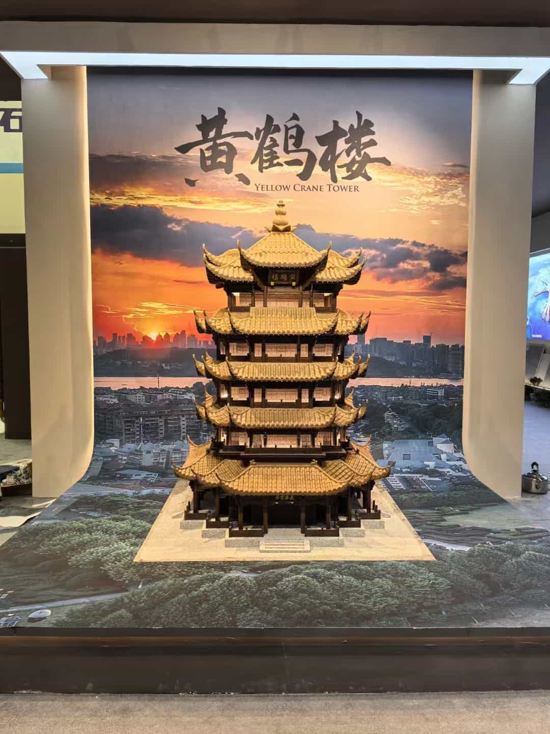 青岛仿古石文创作品-黄鹤楼