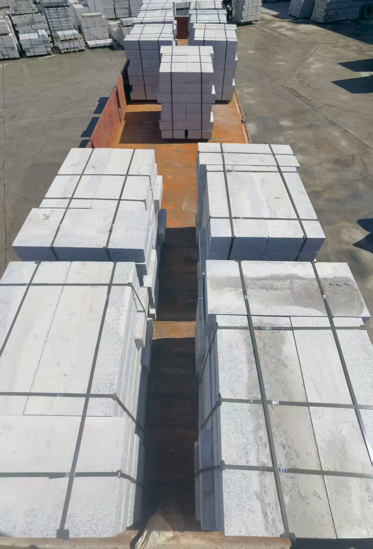 青岛 路沿石装车出货