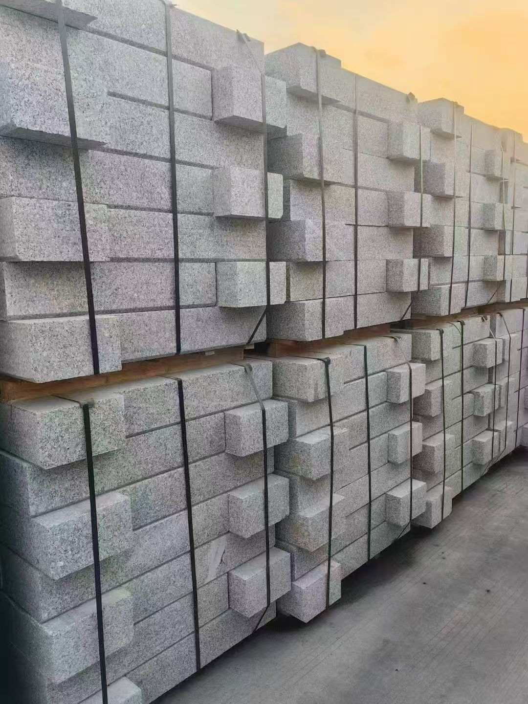 青岛 芝麻白路沿石