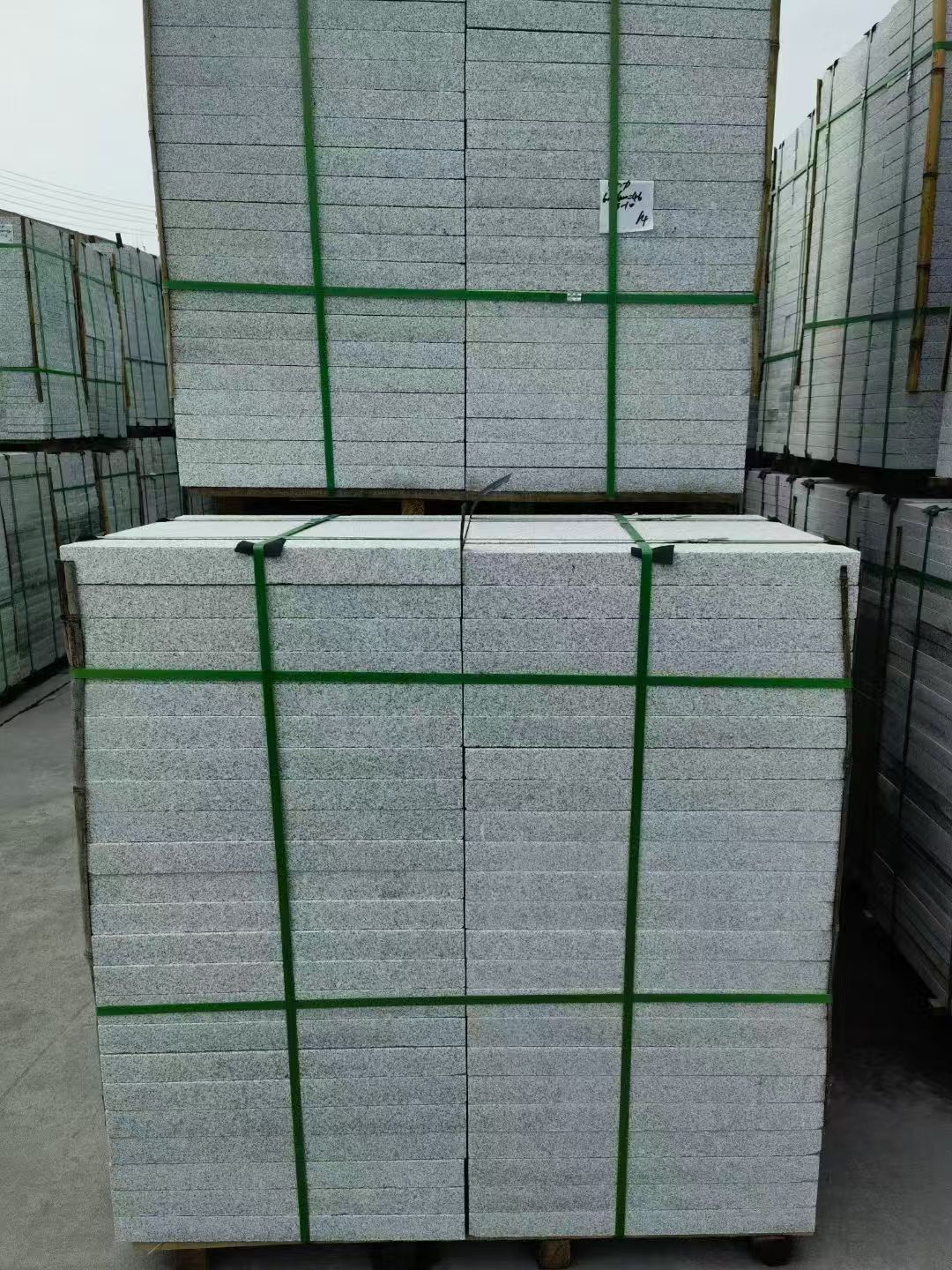 青岛 火烧面地铺石，街道广场园林市政工程板，1.8~5.0厚均有现货