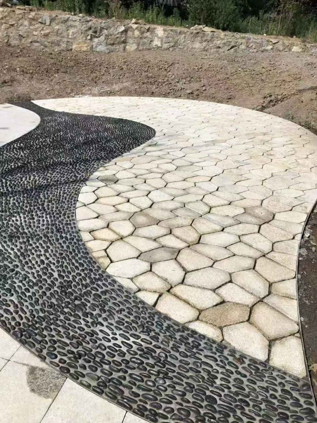 青岛 黄金麻冰裂缝室外铺装效果完美展示