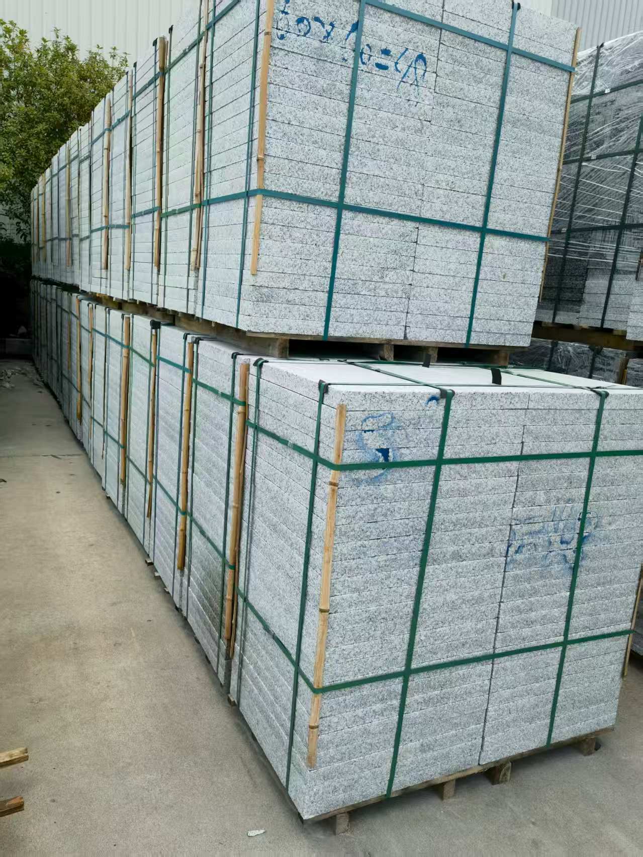 青岛 大花芙蓉白火烧成品，市政园林广场地铺石